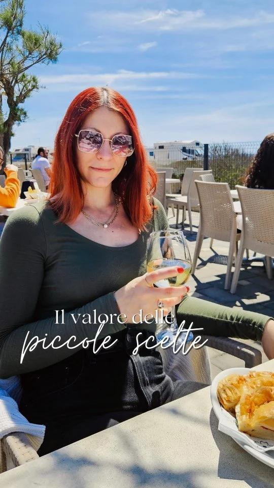 La differenza la fai tu ✨️
Ogni giorno in cui scegli di vivere in allineamento a te stessa, alle cose che ti fanno sentire grata, alla tua Visione.

Non si tratta di giocare in grande portando te stessa al di fuori di chi sei, ma di decidere di agire profondamente scegliendo la migliore versione di te.

In questi giorni in cui le energie del Mondo sono sintonizzate sulle possibilità di nuovi inizi, chiediti:

🌙 Quali azioni vibrano alla stessa frequenza della vita che desidero per me stessa?

E agisci di conseguenza.
Tu hai il Potere di creare la tua Felicità su Misura 🤍

#lifecoach#spiritualitàcontemporanea#whitewitch#crealavitachevuoi

Magia ed energia | Vivere in allineamento | Potere Personale